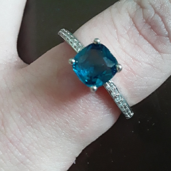 Ring - Picture 1 of 3